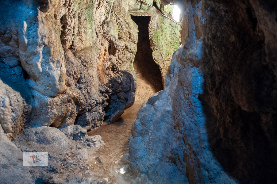 Grotte di Rescia, ruscello- Turista a due passi da casa