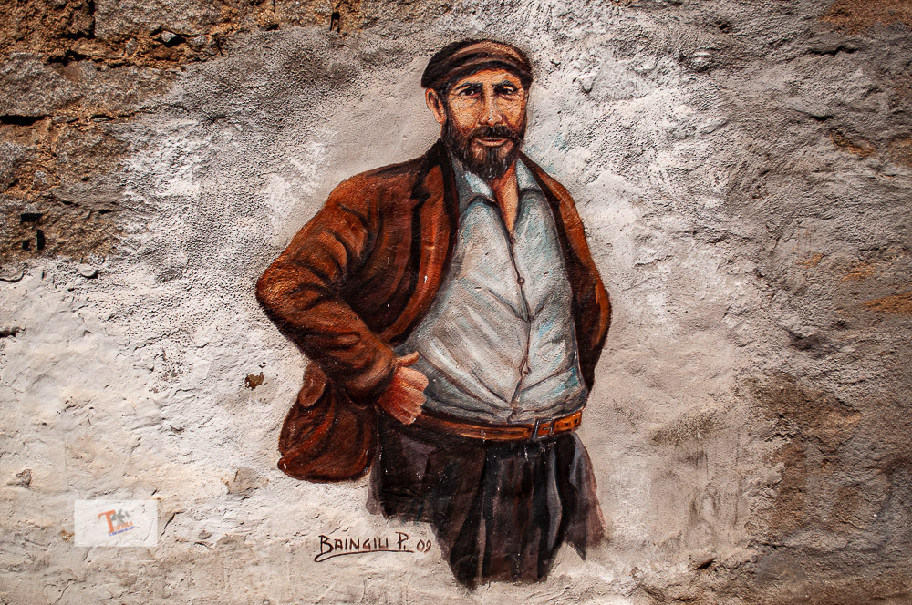 Orgosolo, uno dei murales cittadini - Turista a due passi da casa
