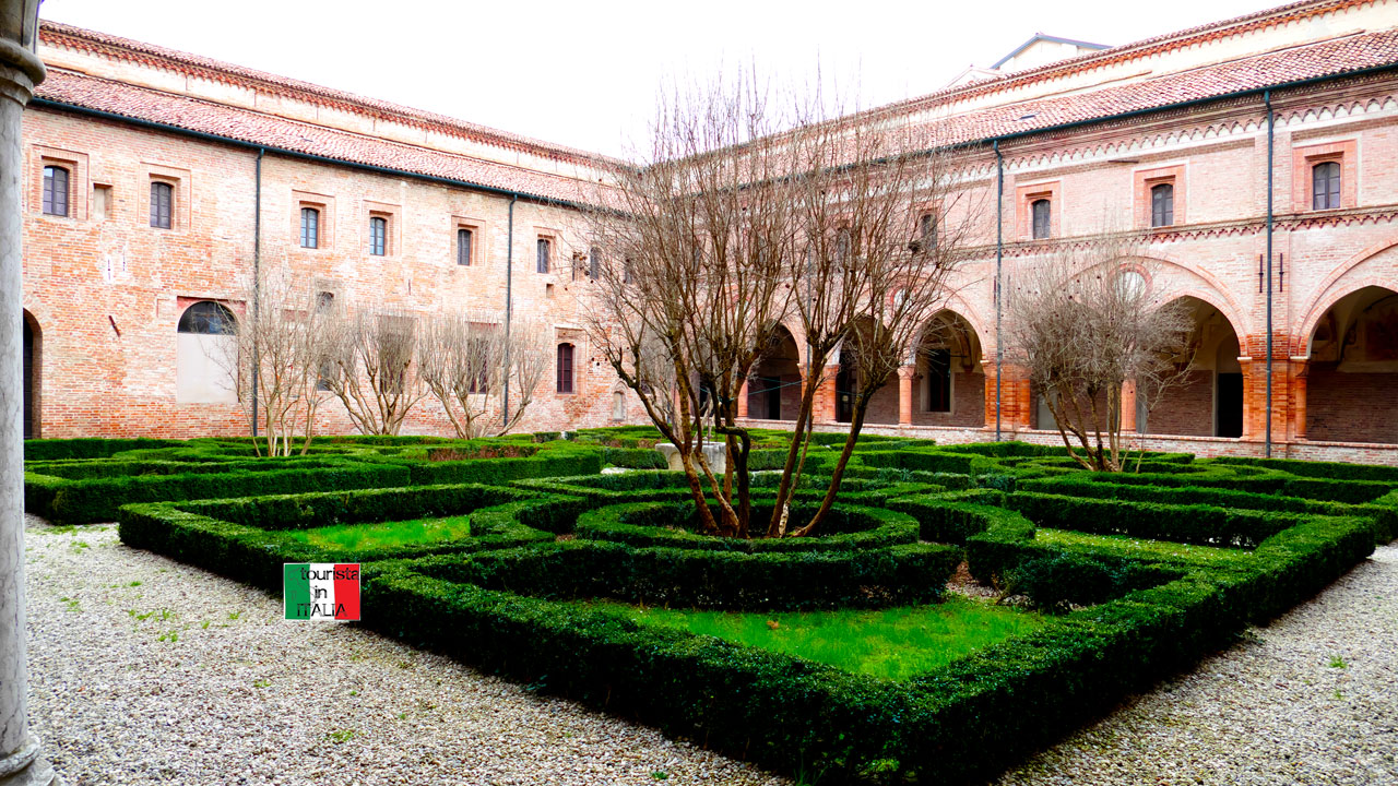 San Benedetto Po, cortile chiostro