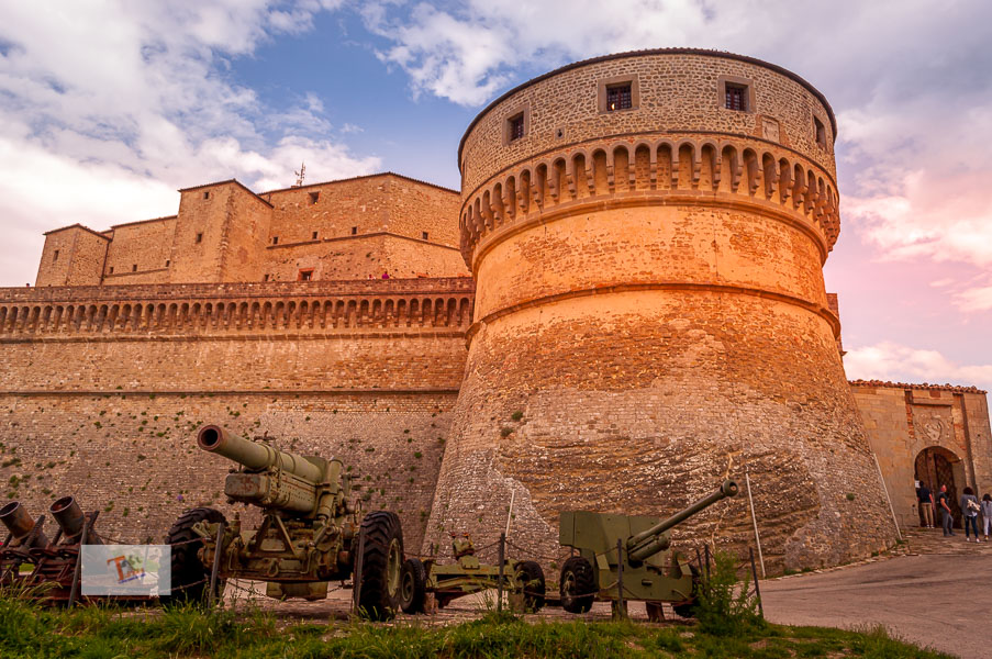 San Leo, la Rocca - Turista a due passi da casa