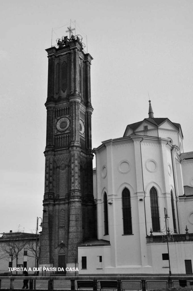 Galliate, chiesa dei santi Pietro e Paolo, il campanile - Turista a due passi da casa
