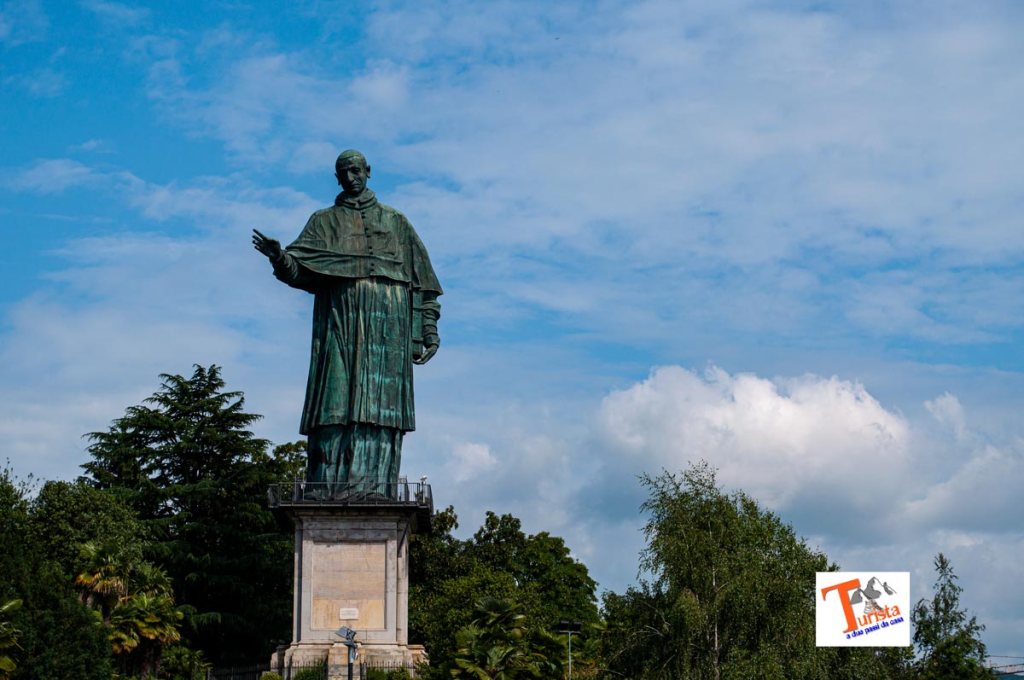 Due colossi ad Arona: quello di San Carlo Borromeo e …quello di&nbsp;Rodi
