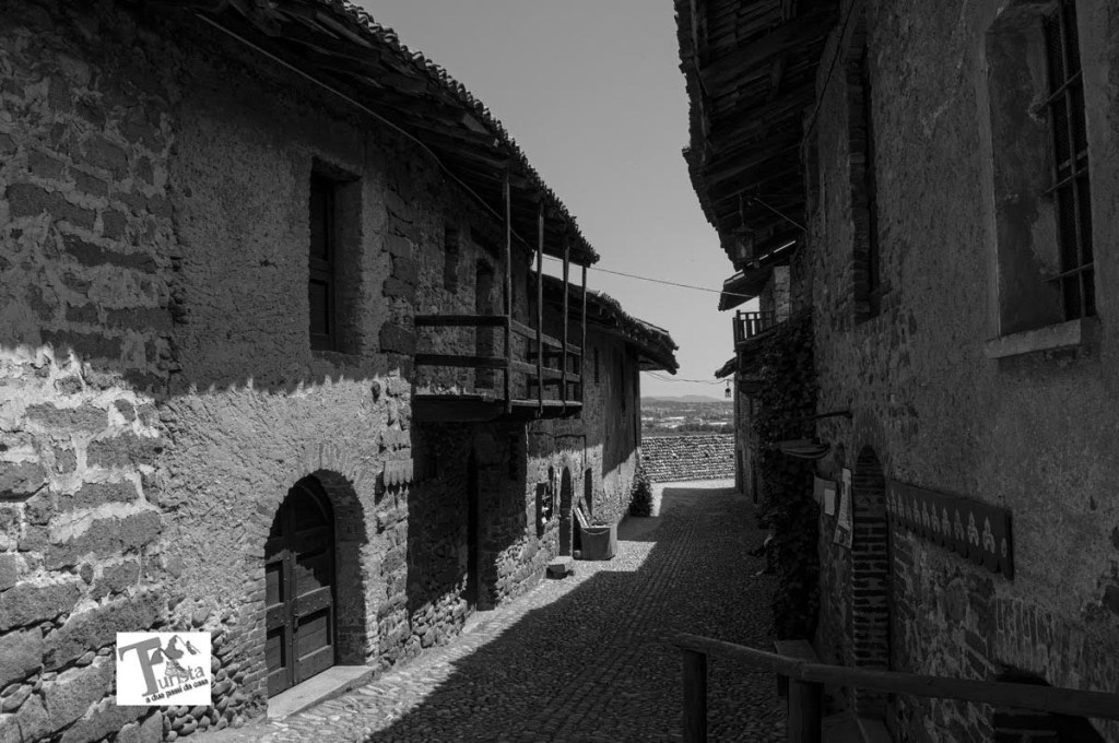 Ricetto di Candelo, una delle vie - Turista A Due Passi Da Casa