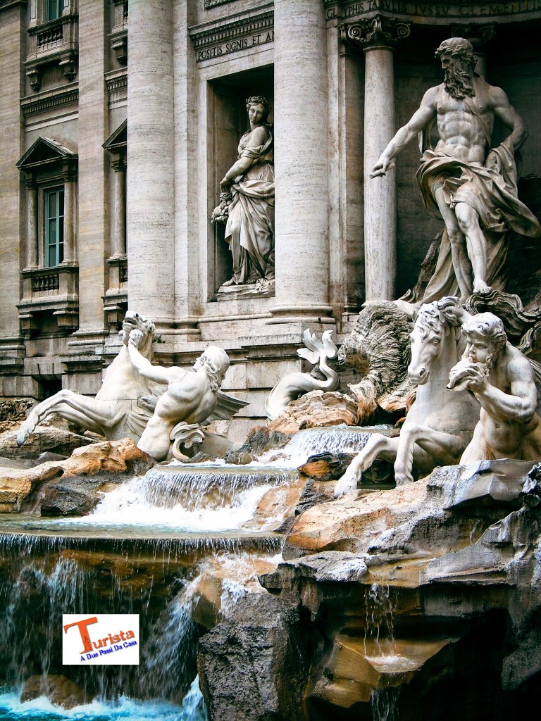 Roma, Fontana di Trevi, particolare - Turista A Due Passi Da Casa