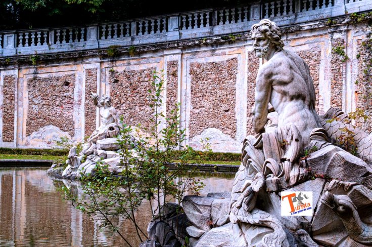 Castello di Agliè, la fontana nel parco- Turista a due passi da casa