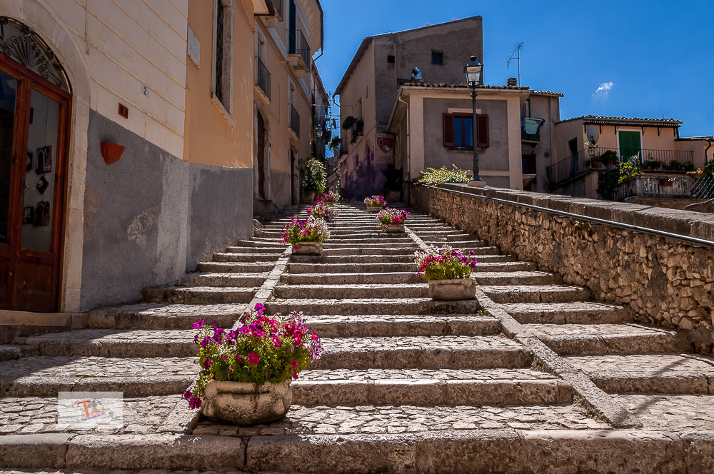 Pacentro, la scalinata - Turista a due passi da casa