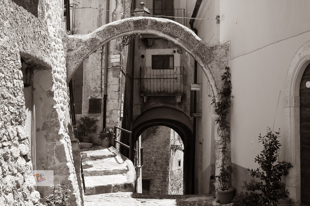 Pacentro, Vie del centro storico - Turista a due passi da casa