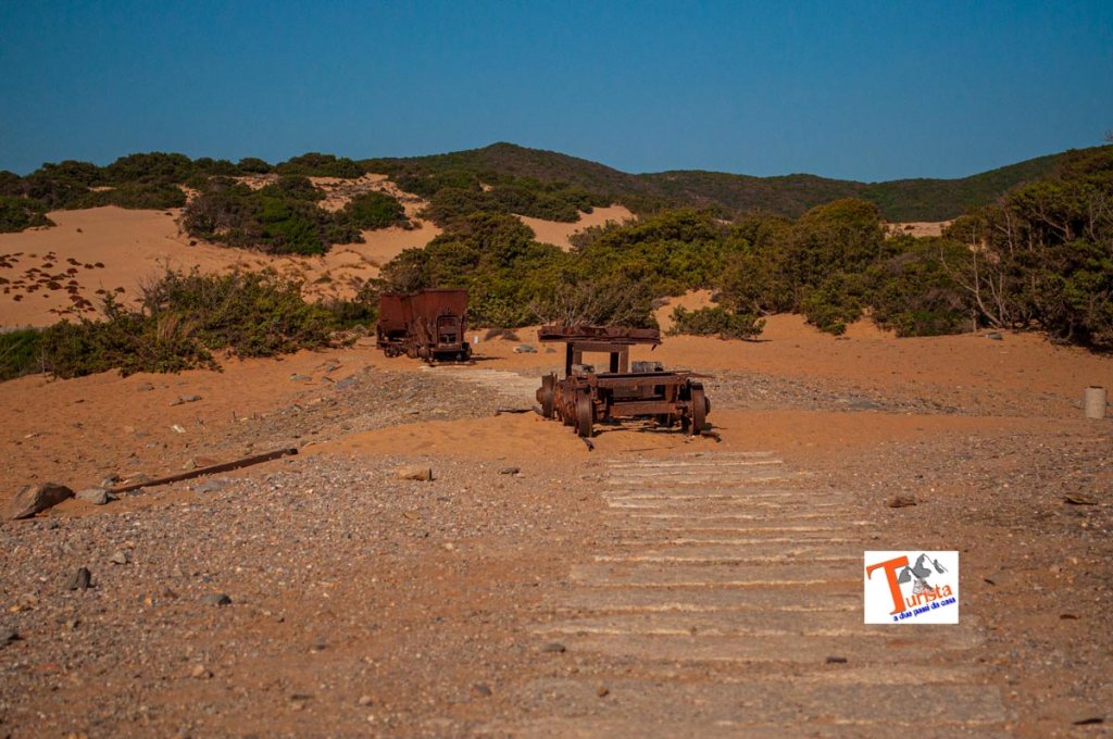 Spiaggia e dune di Piscinas, Turista a due passi da casa