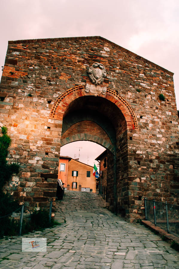 Montalcino, porta Cerbaia - Turista a due passi da casa