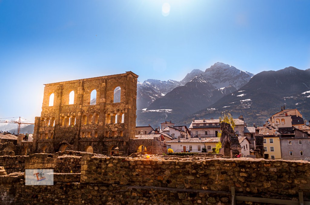 Aosta, anfiteatro romano - Turista a due passi da casa