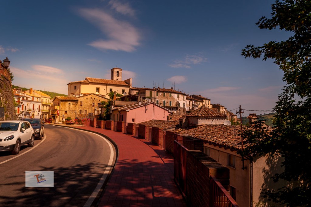 Castelli, panorama - Turista a due passi da casa