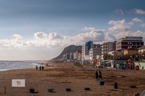 Pesaro, la spiaggia - Turista a due passi da casa