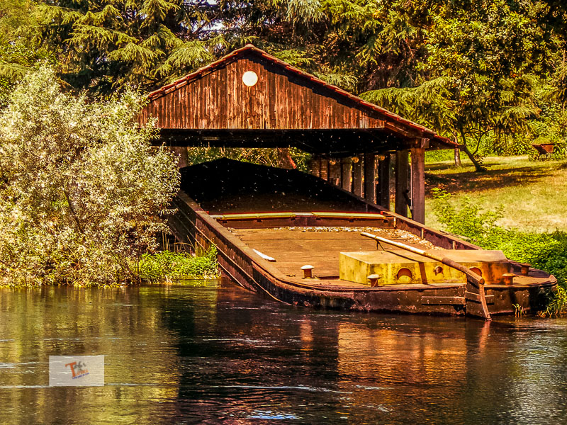 Ipposidra, chiatta usata per il trasporto merci- Turista a due passi da casa