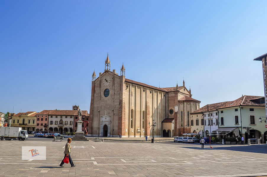 Montagnana, piazza e duomo - Turista a due passi da casa