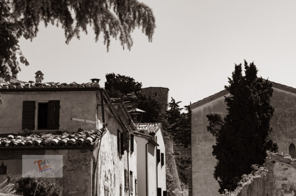 Montebello, centro storico - Turista a due passi da casa