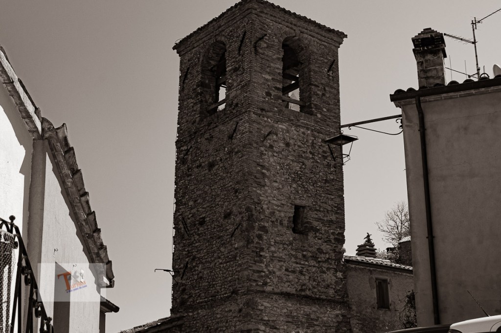 Montebello, campanile chiesa di San Pietro Apostolo - Turista a due passi da casa