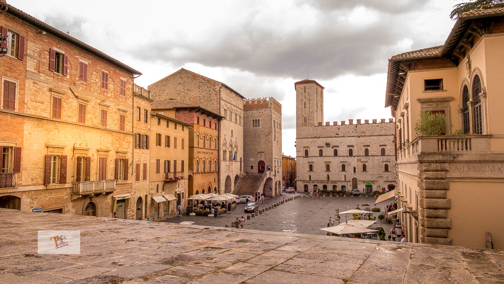 Todi, piazza del Popolo - Turista a due passi da casa