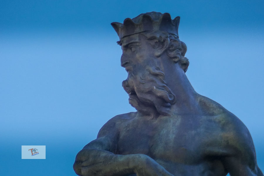 Trento, Fontana Nettuno, particolare - Turista a due passi da casa