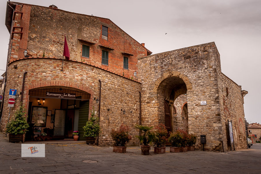 Lucignano, Porta san Giovanni - Turista a due passi da casa
