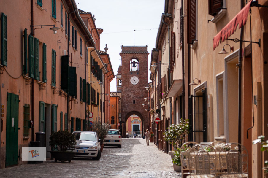 San Giovanni in Marignano, torre civica - Turista a due passi da casa