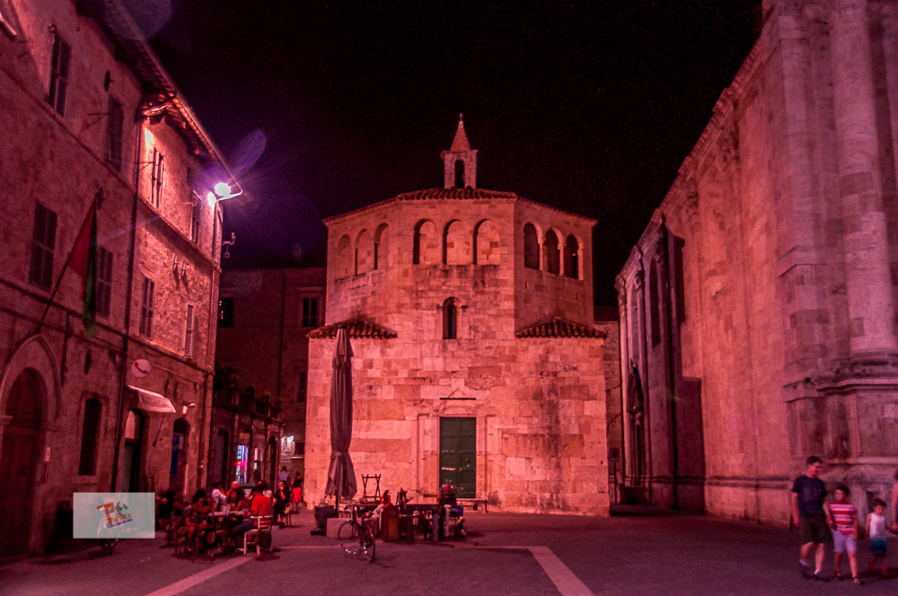 Ascoli Piceno, battistero - Turista a due passi da casa