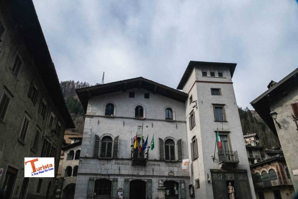 Gromo, Palazzo Milesi o palazzo comunale - Turista a due passi da casa