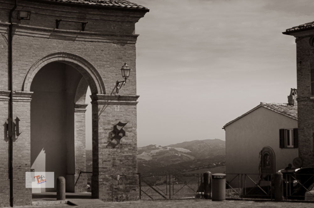 La “padella” di Mondaino, tra fantasma e palio del&nbsp;Daino