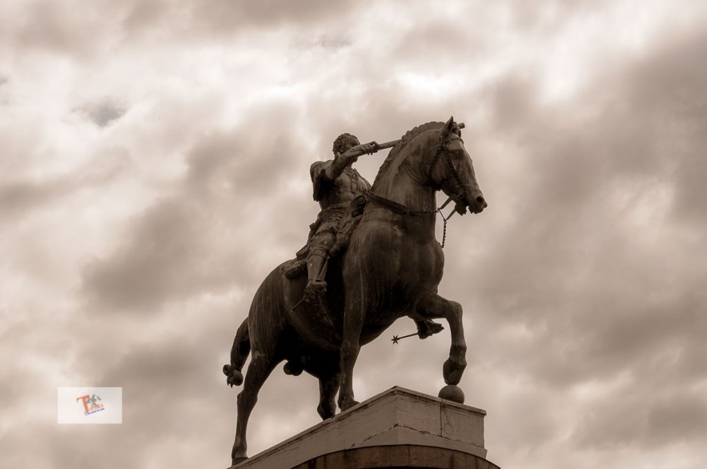Padova, Statua Gattamelata - Turista a due passi da casa