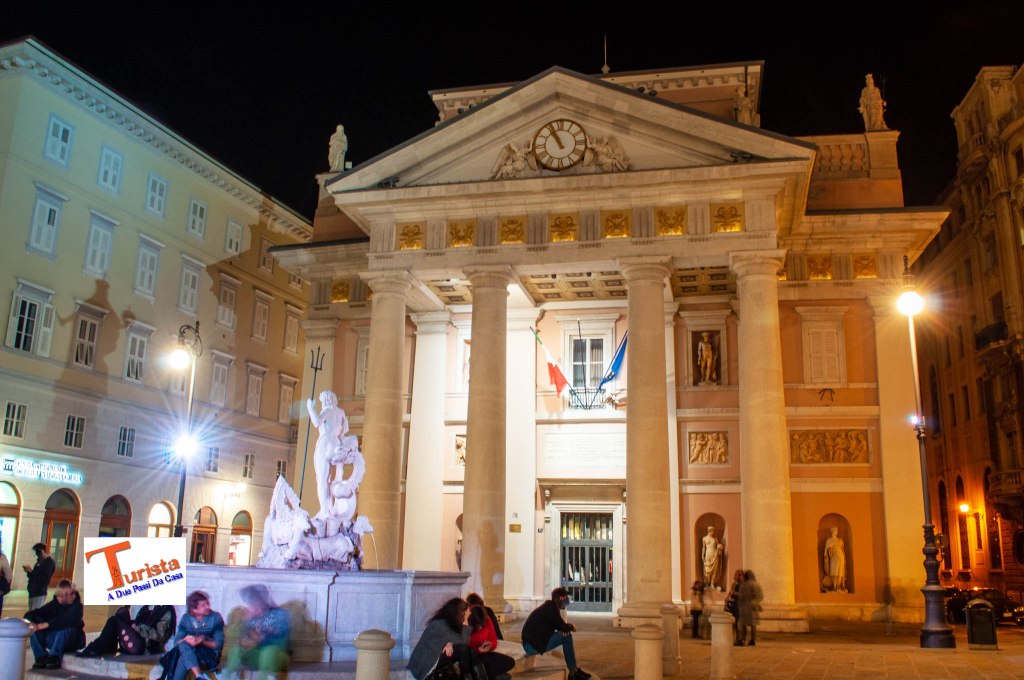 Trieste, Piazza della Borsa - Turista A Due Passi Da Casa