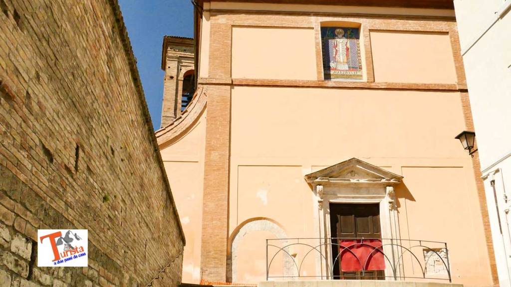 Esanatoglia, Chiesa dei Santi Anatolia e Martino - Turista A Due Passi Da Casa