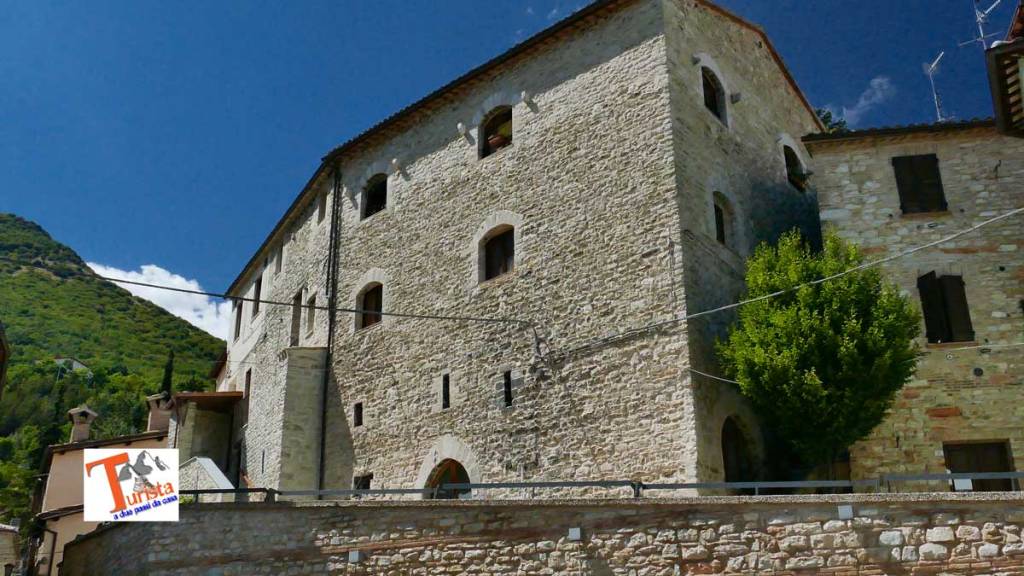 Esanatoglia, scorcio - Turista A Due Passi Da Casa