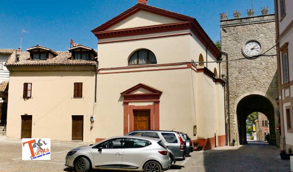Esanatoglia, Torre di Porta Sant'Andrea e Chiesa di Sant'Andrea - Turista A Due Passi Da Casa