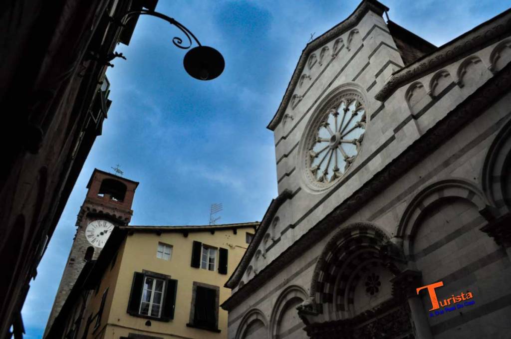 Lucca, Chiesa di San Cristoforo e torre dell'orologio - Turista A Due Passi Da Casa