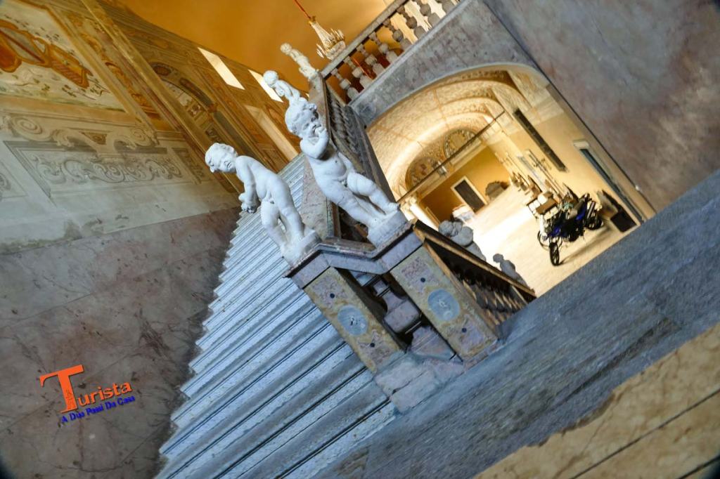 Rocca Meli Lupi, lo scalone d'Onore - Turista A Due Passi Da Casa