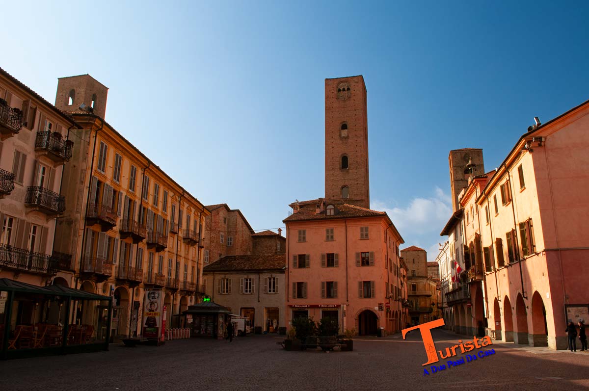 Alba, piazza Risorgimento - Turista A Due Passi Da Casa