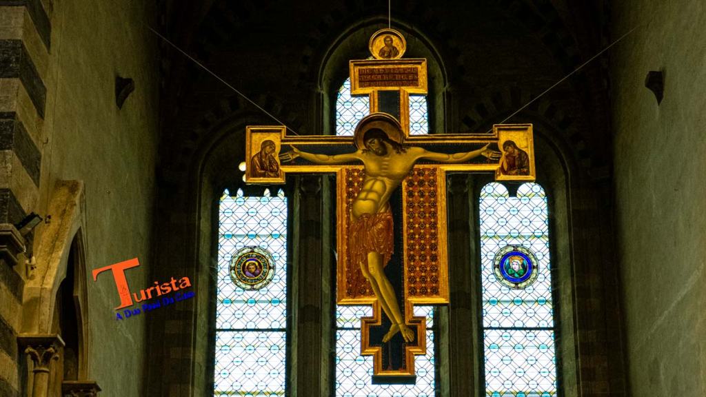 Arezzo, Chiesa di San Domenico, crocifisso di Cimabue - Turista A Due Passi Da Casa