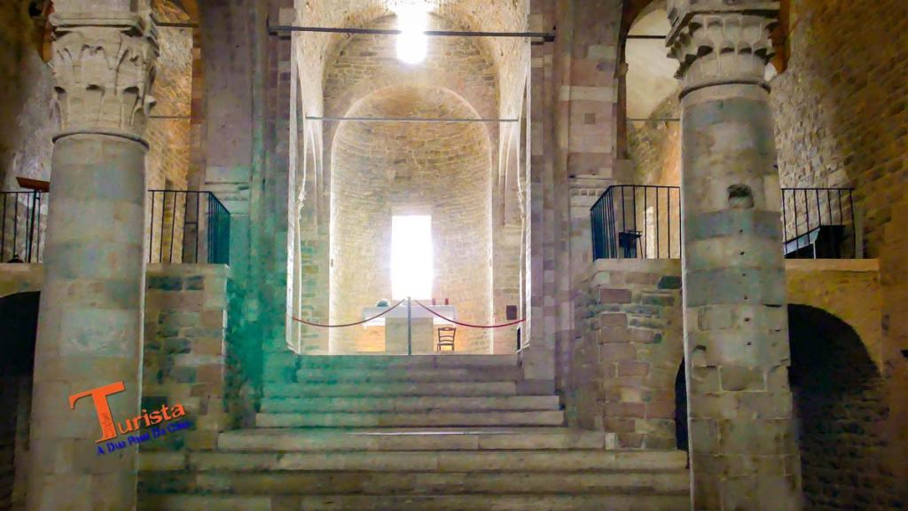 Bevagna, chiesa di San Silvestro, interno - Turista A Due Passi Da Casa