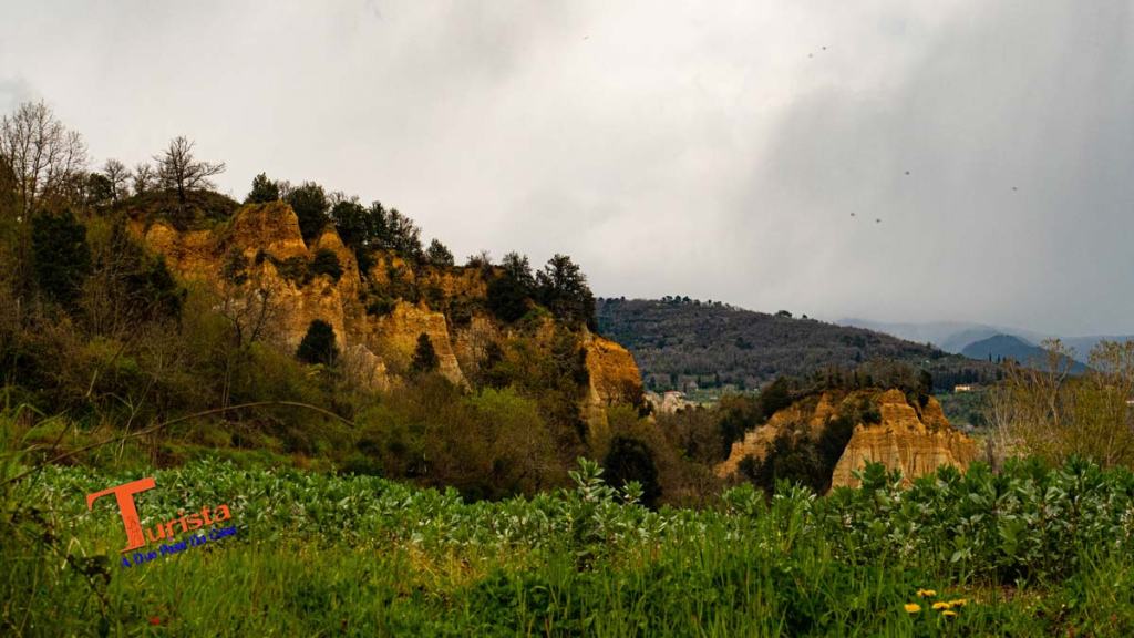 Balze del Valdarno, Castelfranco di Sopra, le balze dell'acqua zolfina - Turista A Due Passi Da Casa