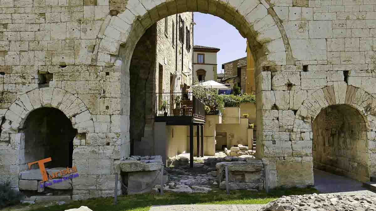 Spello, Porta Consolare- Turista A Due Passi Da Casa