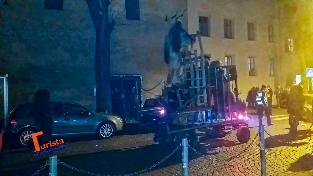 Bressanone, sfilata Krampus, l'immagine è il frame di un video - Turista A Due Passi Da Casa
