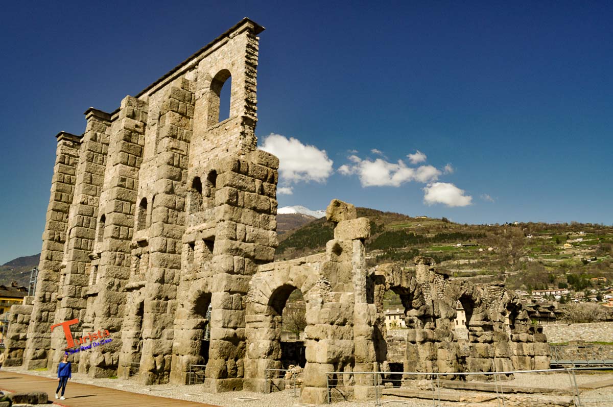 Aosta, Teatro Romano- Turista A Due Passi Da Casa