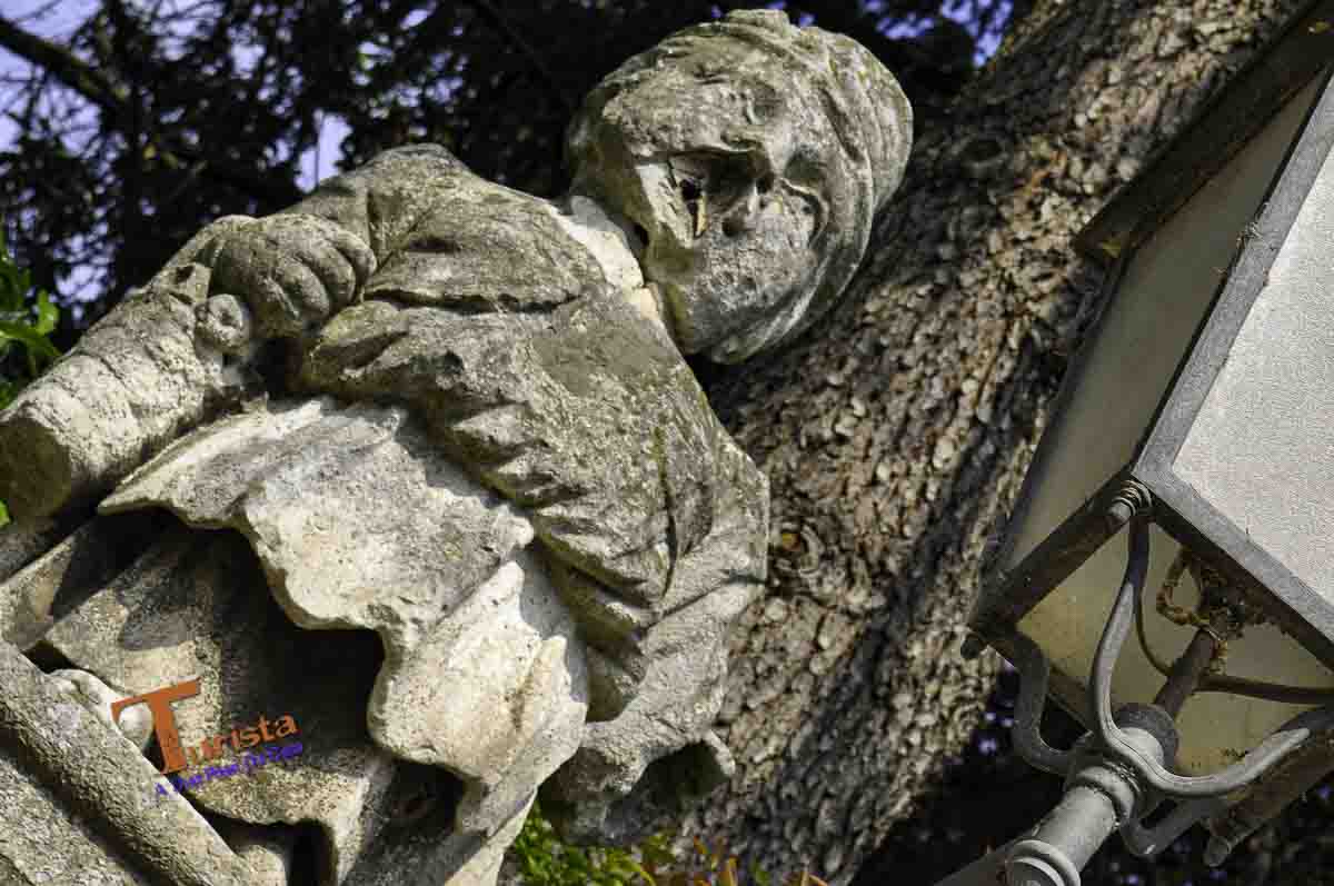 Monselice, Villa Nani, uno dei nani- Turista A Due Passi Da Casa