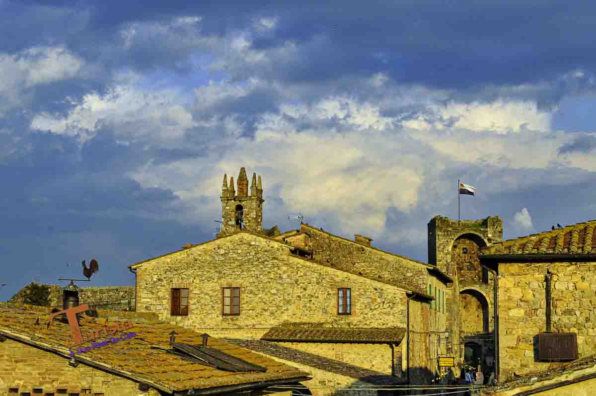 Monteriggioni, - Turista A Due Passi Da Casa