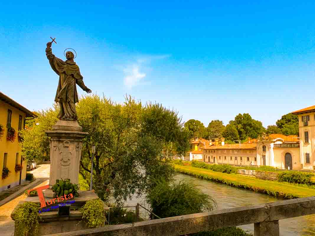 Cassinetta di Lugagnano, Statua a San Carlo Borromeo - Turista A Due Passi Da Casa