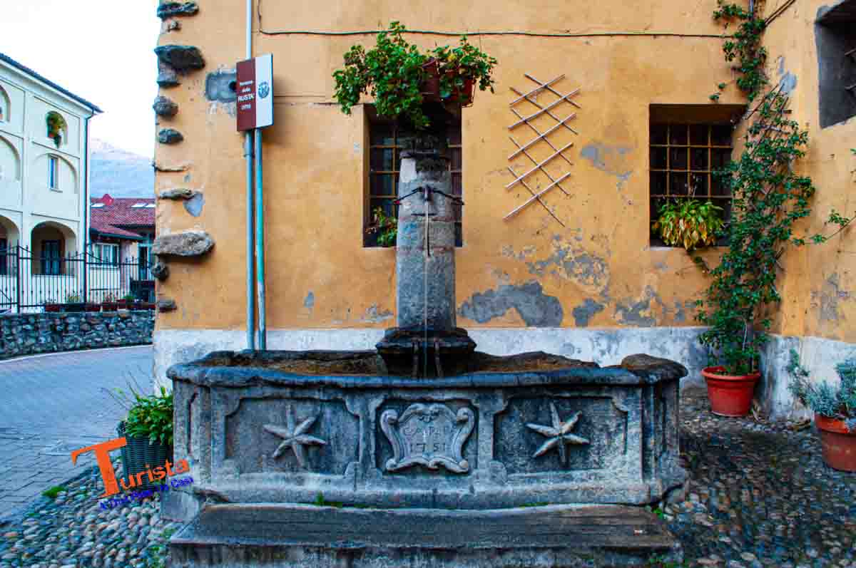 Sant'Ambrogio di Torino, fontana - Turista A Due Passi Da Casa
