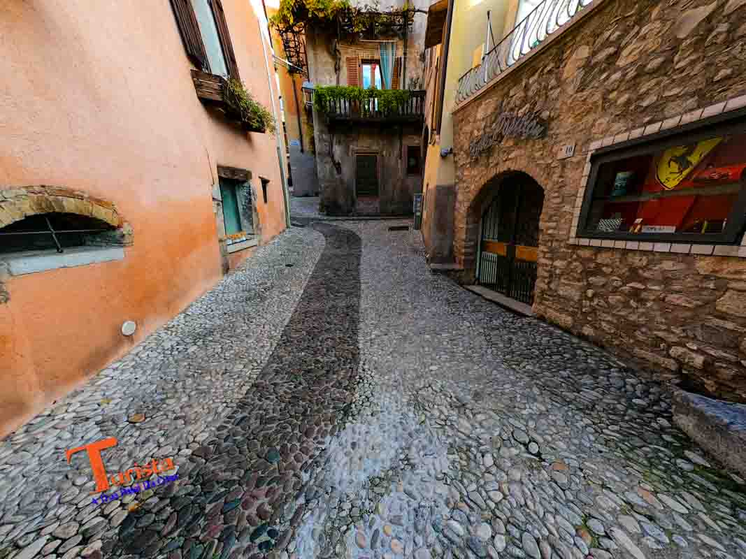 Malcesine, vie del centro storico - Turista A Due Passi Da Casa