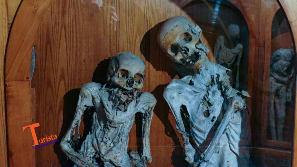 Urbania, Chiesa dei Morti, cimitero delle Mummie - Turista A Due Passi Da Casa