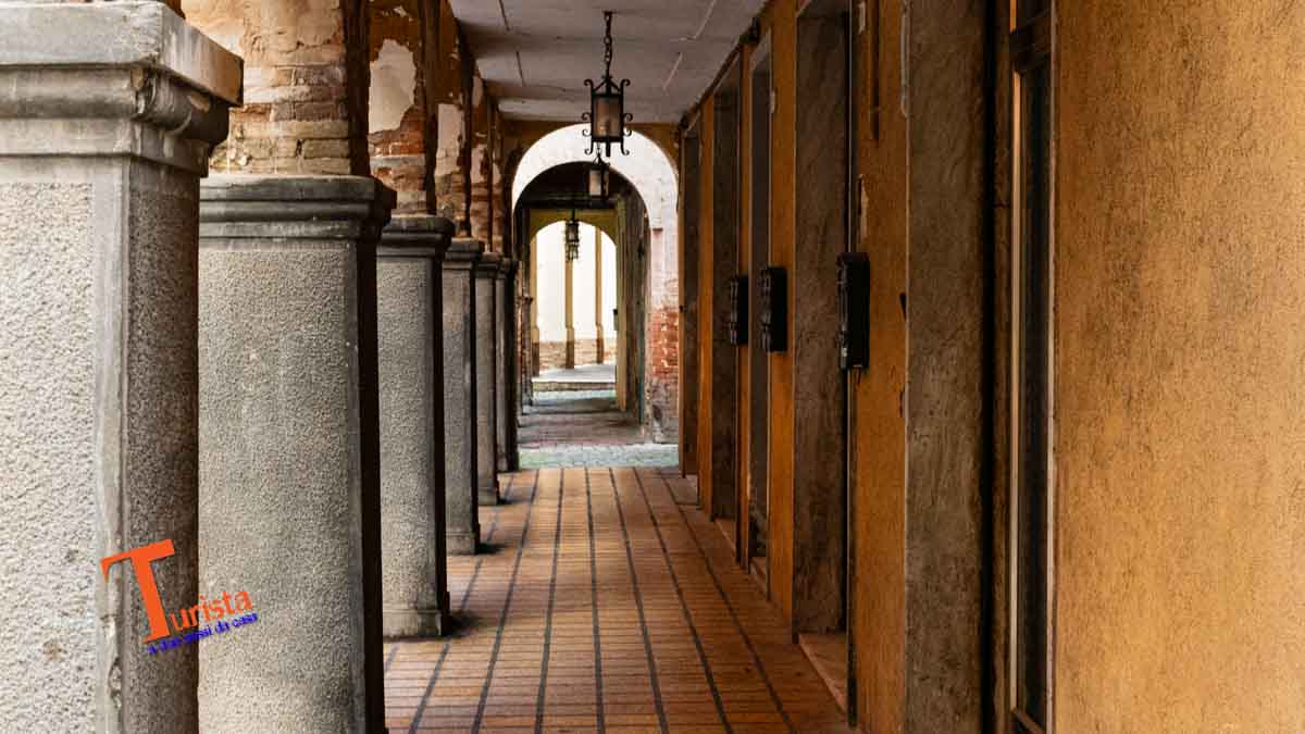 Urbania, Logge - Turista A Due Passi Da Casa