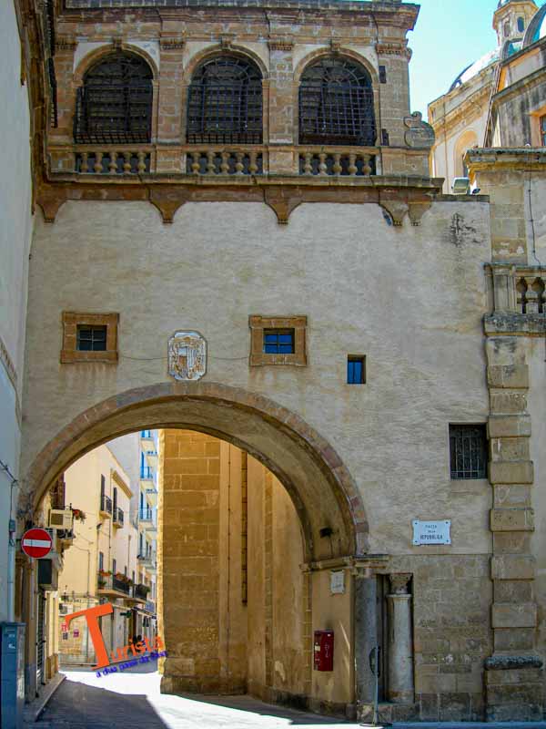 Mazara del Vallo, porta medievale - Turista A Due Passi Da Casa