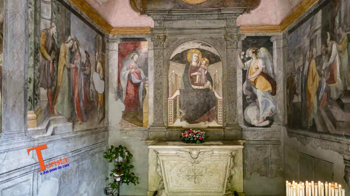 Urbania, Oratorio del Carmine, Madonna in trono con Bambino - Turista A Due Passi Da Casa